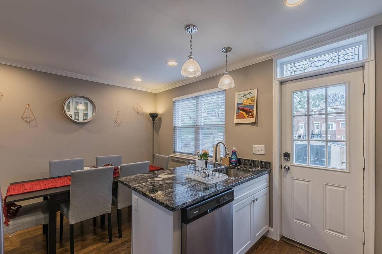 Beautiful 3Br 2Ba House With Cozy Backyard By Cozysuites Alexandria Eksteriør billede